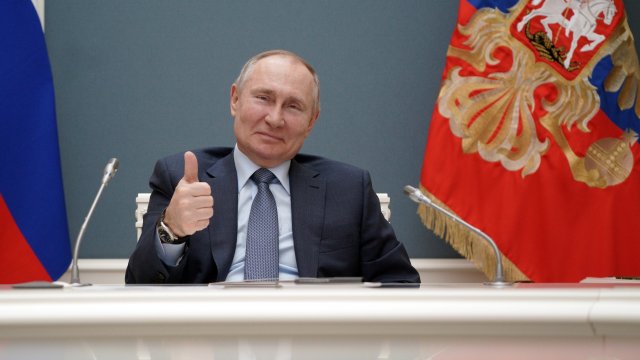 Канада обяви допълнителни санкции срещу руски олигарси и забранява вноса