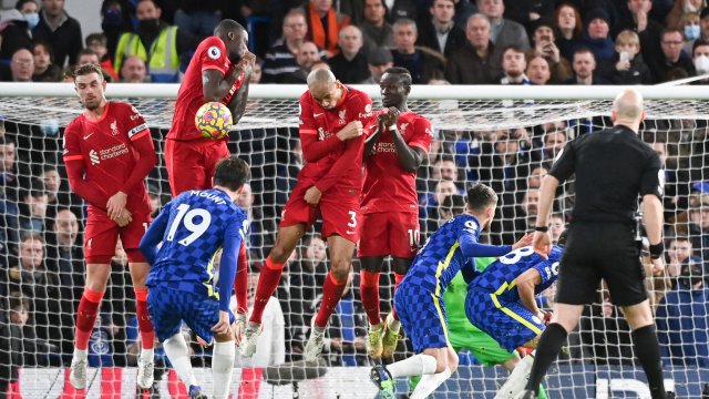 Челси и Ливърпул си врътнаха зрелищно 2 2 в спиращ дъха