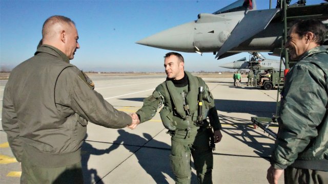Започва изпълнението на съвместни задачи по охраната на българското въздушно