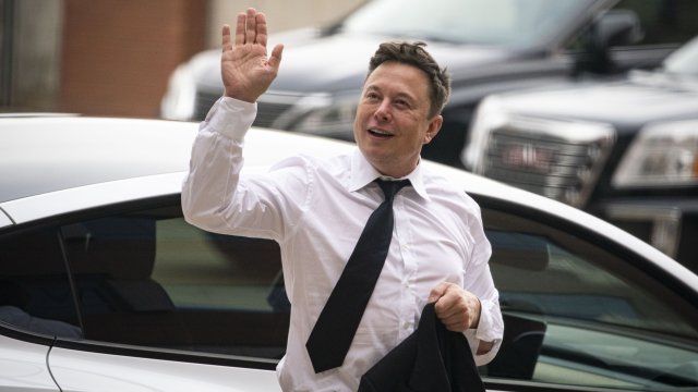 Илън Мъск заяви че огромната ракета на неговата космическа компания