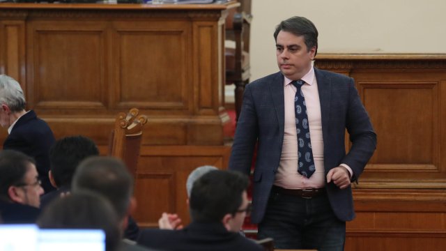 Всички твърдят че няма шансове за реализиране на втория мандат