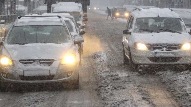 Агенция Пътна инфраструктура апелира шофьорите на които им предстои пътуване