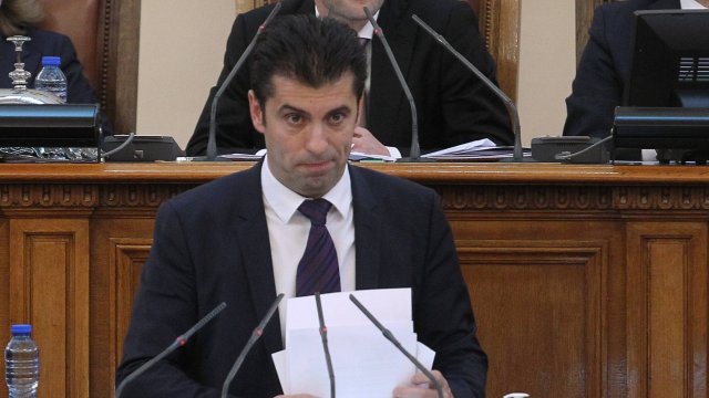 ПП на ГЕРБ СДС поиска в парламента да бъдат поканени министър председателят