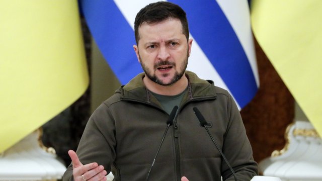 Държавният глава на Украйна Володимир Зеленски предупреди че няма да