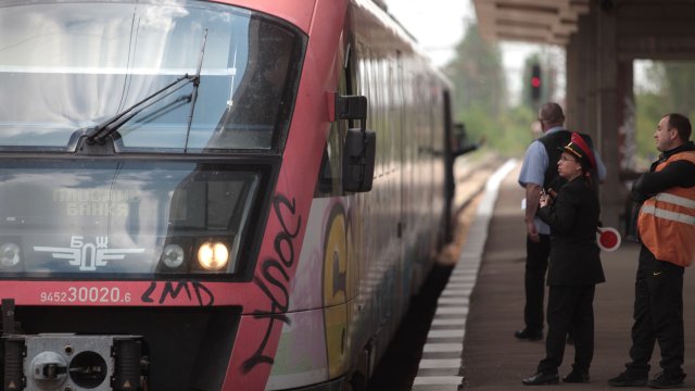 Министерството на транспорта и съобщенията започва пазарни консултации за закупуване