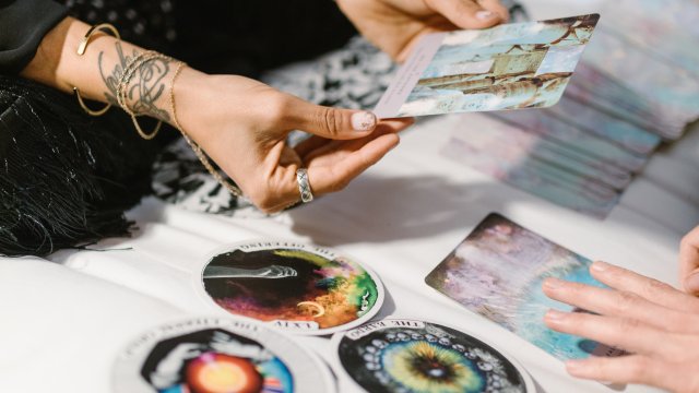 На 29 април планетата Плутон започва своето ретроградно пътуване Плутон