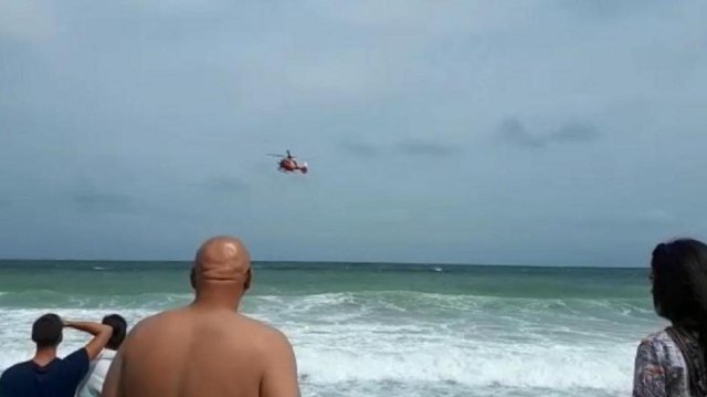 Дете играещо си във водата на надуваем дюшек е било