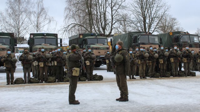 Съединените щати заявиха че изпращат още 3000 военнослужещи в Полша