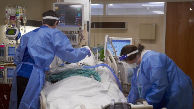 Ковид 19 ще бъде признат за професионално заболяване в секторите на