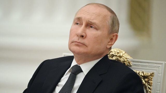Руският президент Владимир Путин нареди да бъдат повишени заплатите на