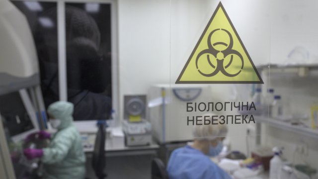 Русия: Дейността на САЩ в украинските лаборатории е параван за незаконни изследвания