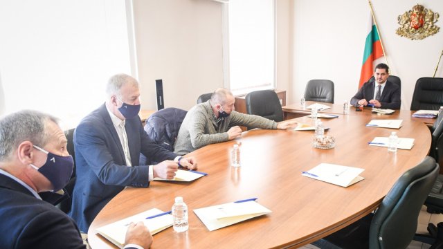 Изпълнителният директор на Левски Иво Ивков говори след срещата със