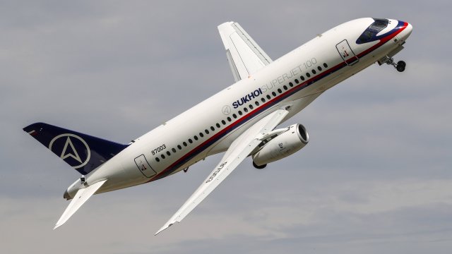 България въвежда забрана за излитане кацане и навлизане на руски