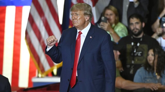 Доналд Тръмп предложи услугите си да ръководи група която да