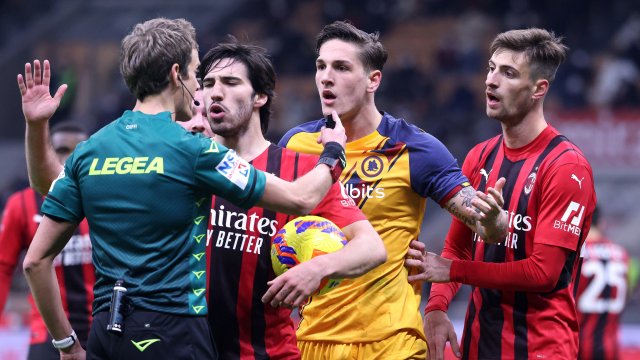 Милан стартира успешно новата 2022 година след като удари с