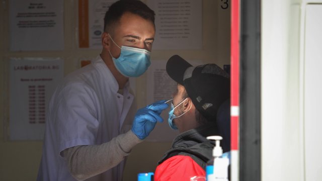 8932 са новите случаи на коронавирус у нас сочат данните