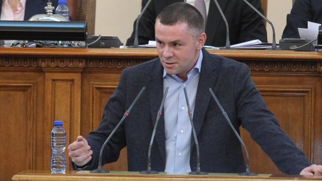 Депутатът от Продължаваме промяната Христо Петров Ицо Хазарта направи