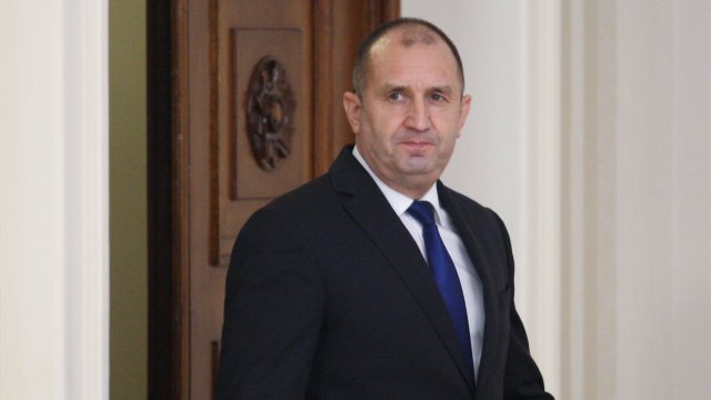 Държавният глава Румен Радев изразява съболезнования на всички католици в