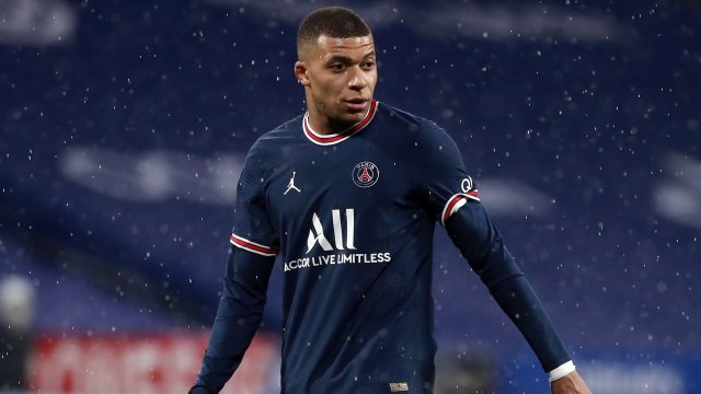 Килиан Мбапе може да реши да остане в Пари Сен