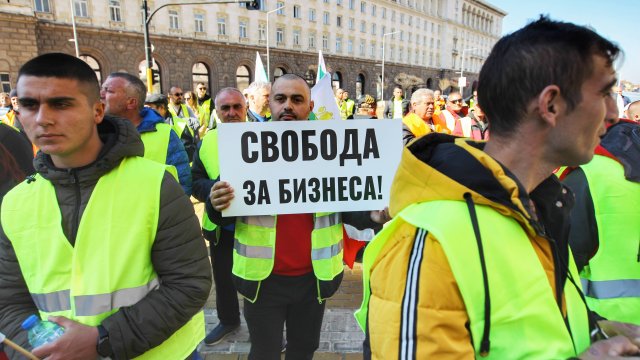 Парламентарната комисията по регионално развитие заседава извънредно Депутатите трябва да вземат