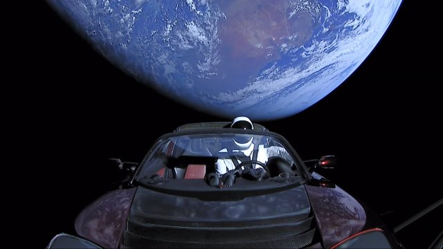 През 2018 г на 6 февруари основателят на SpaceX и главен изпълнителен