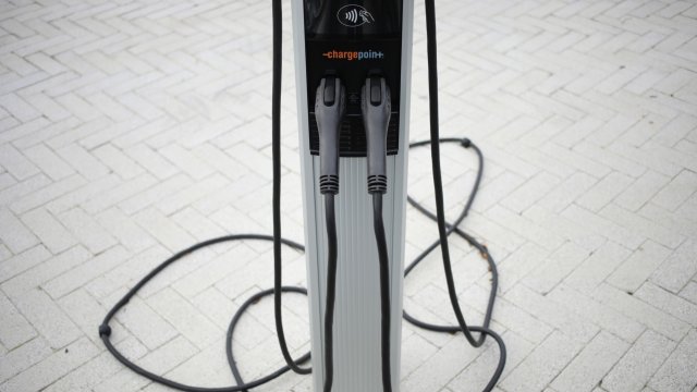 Германският производител BMW е намерил решение на проблема със зареждането на