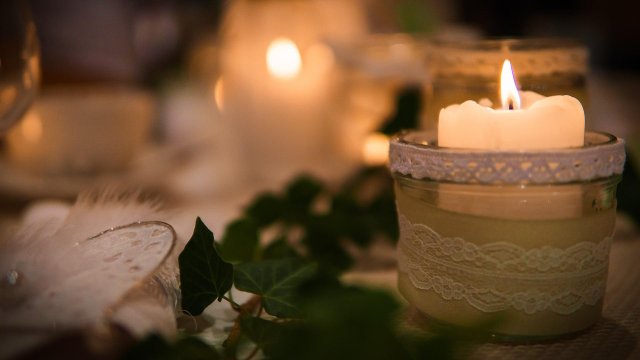 Свещите носят превъзходен уют в дома Остатъците от восък обаче