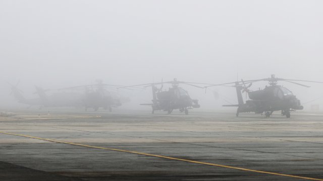 Залп от руски ракети унищожи в неделя гражданско летище във