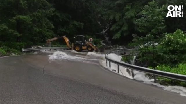 Проходът Петрохан в Стара планина който е най прекият път от