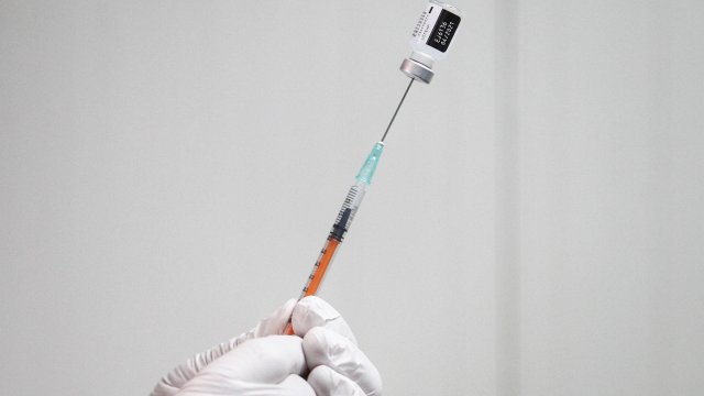 Фармацевтичната компания Moderna планира осемкратно увеличение на продажната цена за