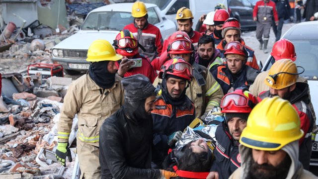 На седмия ден от земетресението в Турция жертвите се увеличават