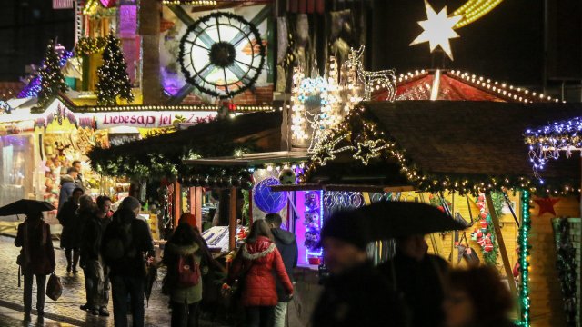 Полицията в столицата на германската провинция Северен Рейн Вестфалия  Дюселдорф  е евакуирала