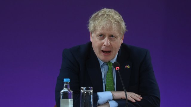 Гледката на завързани хора застреляни от упор по улиците на