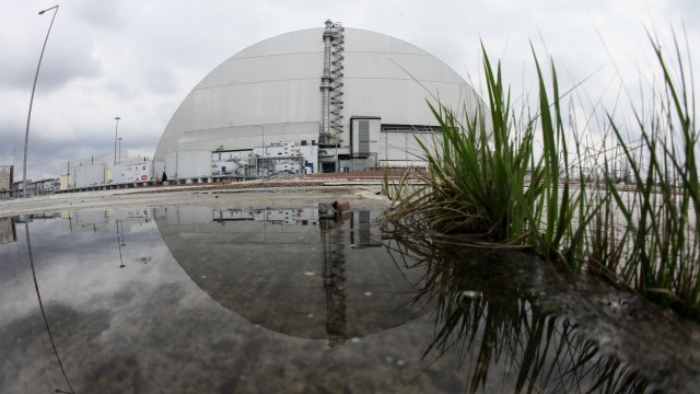 Украйна обяви повишена радиация в района на Чернобил, Русия обясни,