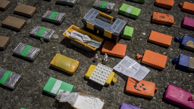 Италианската полиция залови 4 3 тона кокаин с цена на черния