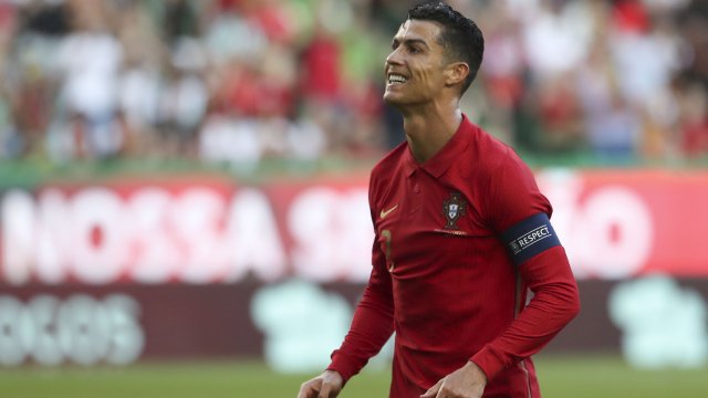 Кристиано Роналдо подкрепи благотворителна фондация която помага на хора с