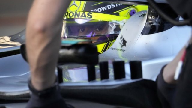 Люис Хамилтън заяви че неговият Mercedes се е движил като