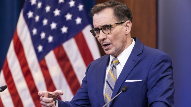 Пентагонът обвини Русия в извършването на военни престъпления в Украйна и