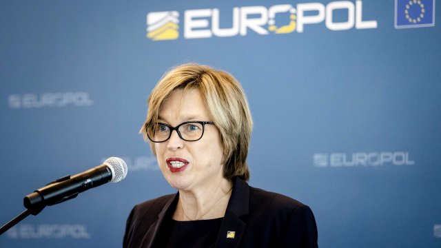 Изпълнителният директор на Европол Катрин де Бол пристига на посещение