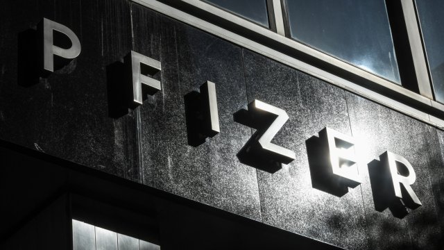 Във вторник Pfizer подаде заявление за разрешение за употреба на