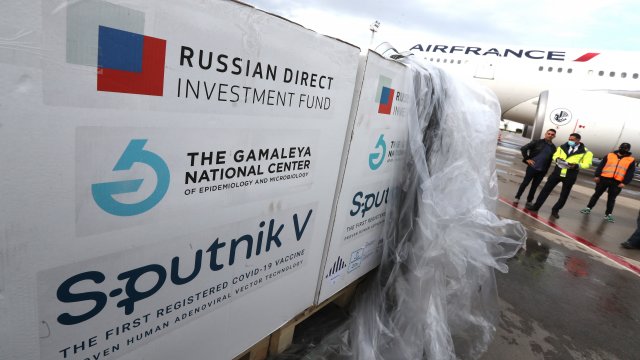 Германски лидери към ЕС: Вкарайте Sputnik V, трябват ни ваксини