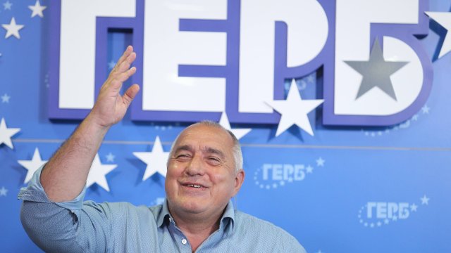 Коалицията ГЕРБ СДС печели предсрочните парламентарни избори Това показват данните от