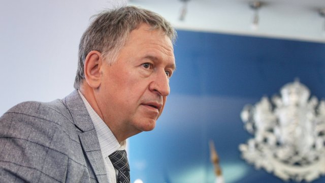 Епидемиологичната обстановка се подобрява Утре вероятно излизаме от тъмночервената зона