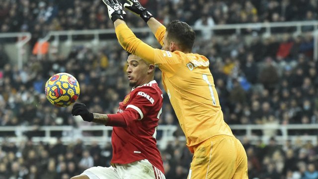 Вълната от случаи на коронавирус сред тимовете от Висшата лига