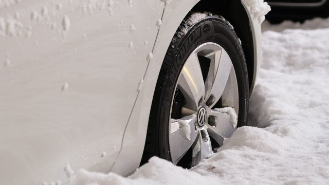 Автомобилното издание MyDrivers реши да тества как функционират електрическите автомобили