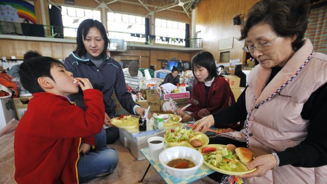 Протеин ориз зеленчуци и прясно мляко задължителните съставки на обяда