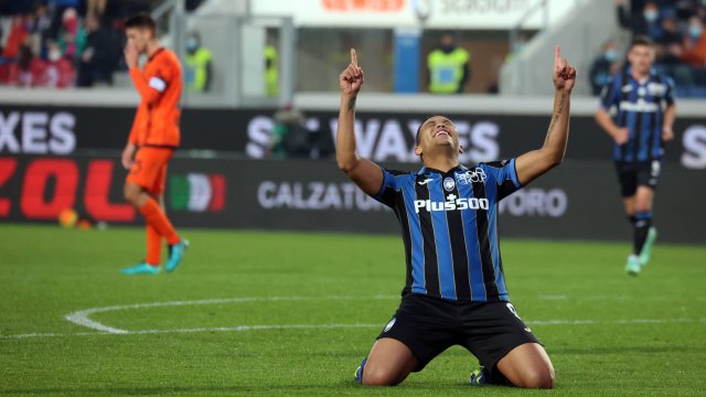 След нея резервите на домакините Луис Муриел и Руслан Малиновски