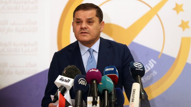 Либийският премиер Абдел Хамид Дбейба се измъкна невредим след опит