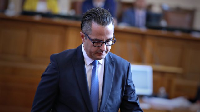 8 политически партии влизат в следващия парламент сочат данните на