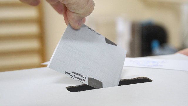 Правителството на премиера Кирил Петков бе свалено след успешен вот